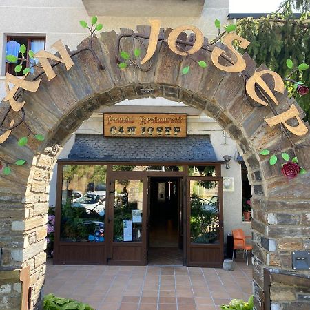 Hostal Can Josep Сорт Екстериор снимка